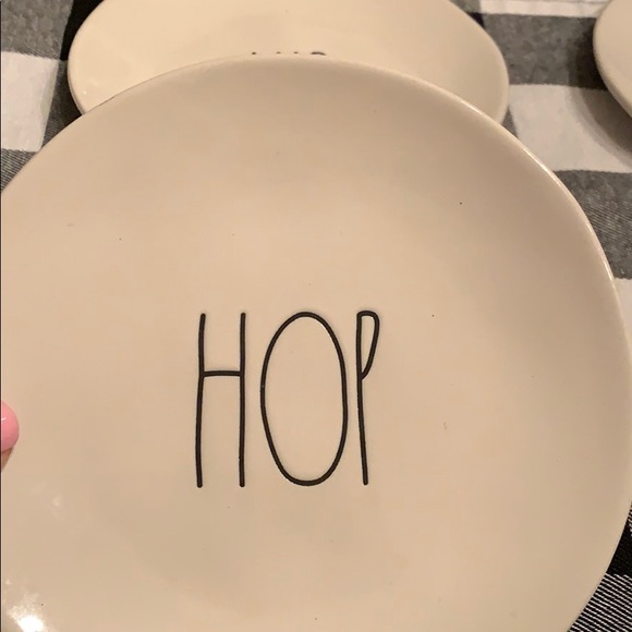 Rae Dunn set of 4 plates “Hip” & “Hop” - Picture 3 of 4